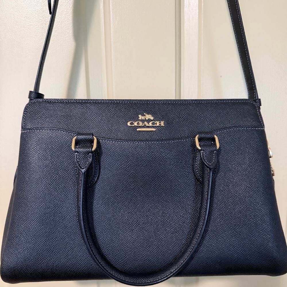 ✨🖤Coach Darcie Carryall (Large Size)